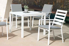 Brafta Garden Table and Chairs