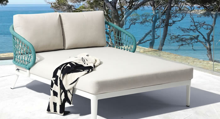 Isabela Dining Table